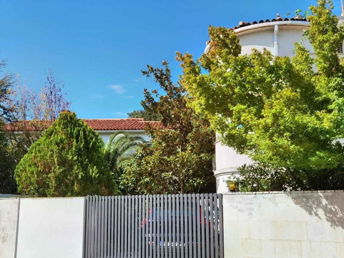 Pine And Lime Apartments Pula Exterior foto