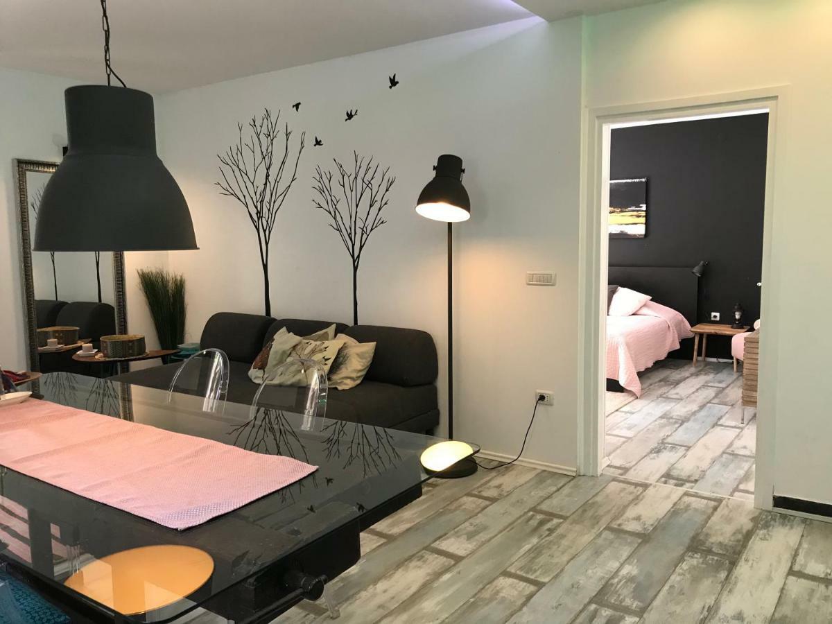 Pine And Lime Apartments Pula Exterior foto